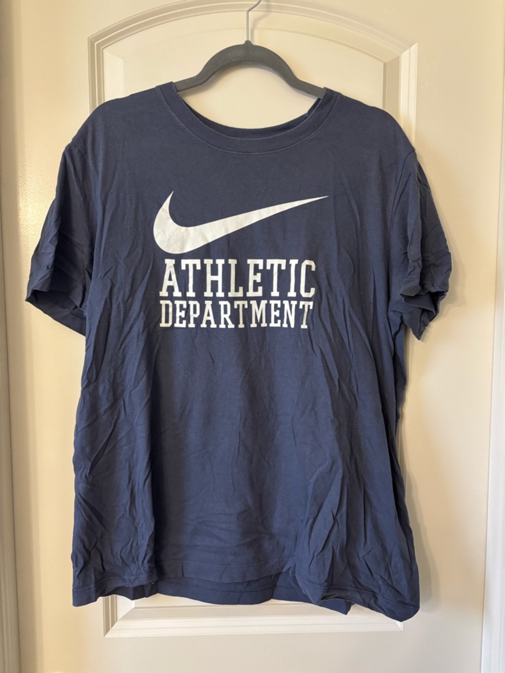 Nike Navy Blue 'The Nike Tee' Crew Neck T‑Shirt with White Swoosh